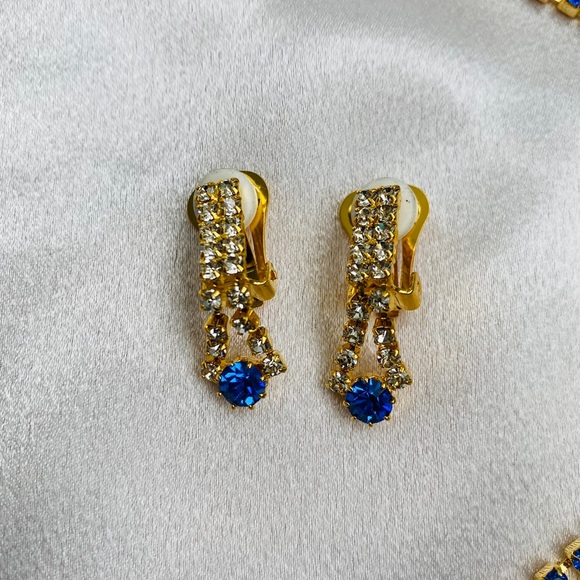 ROYAL BLUE and Gold Dazzling necklace sets in glass stones and rhinestones. - Picture 5 of 5